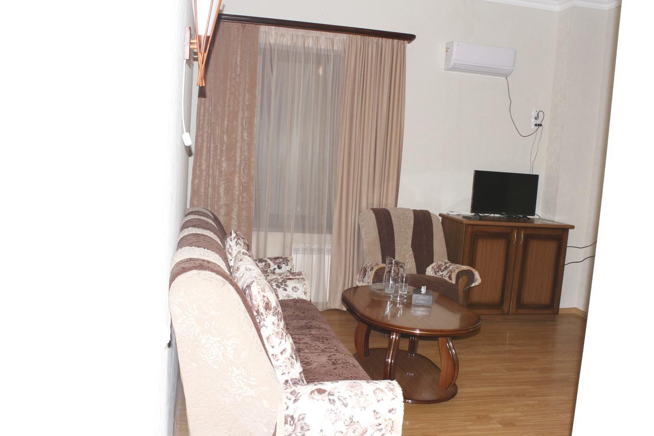 Hotel Fenix Complex Kapan Kültér fotó